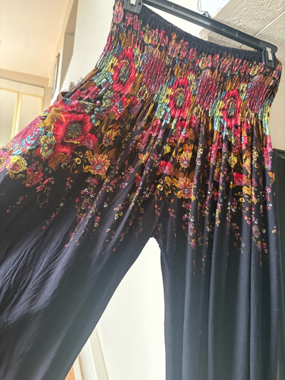 Lot of 4 PAIR of Rayon Harem Genie Pants medium - Picture 5 of 14